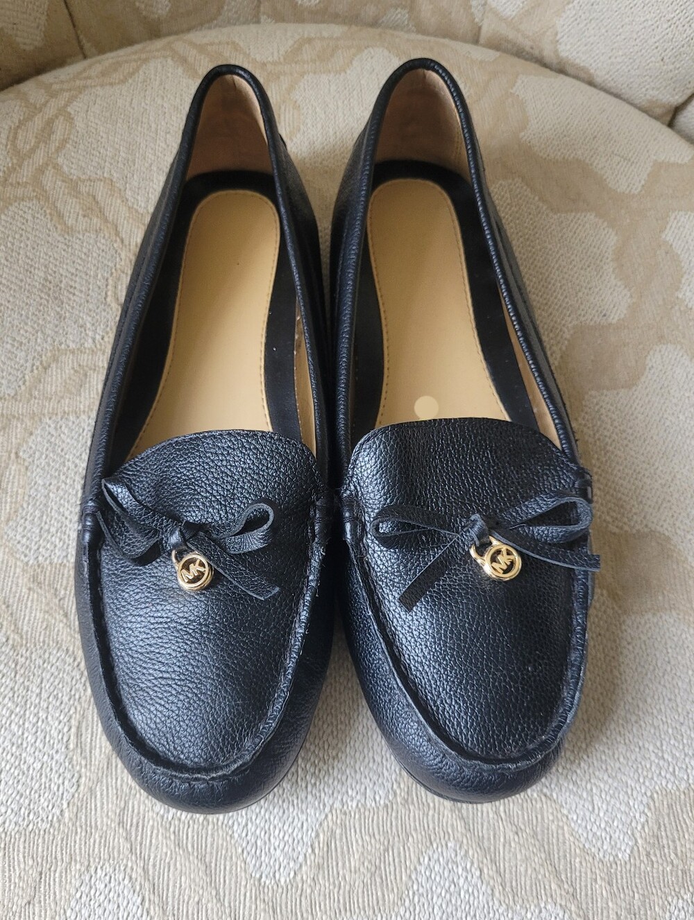 MK MICHAEL KORS LEATHER LOAFERS DRIVING SHOES BOW & GOLD CHARM BLACK 9 M